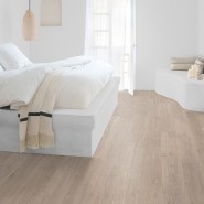 Ламинат Quick Step Perspective PER1304 Дуб светло-серый лакированный
