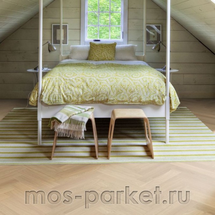Английская елка Kahrs Herringbone Дуб AB Dim White Calm