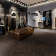Английская елка Kahrs Herringbone Дуб CD Smoked Dark Lively Английская елка Kahrs Herringbone Дуб CD Smoked Dark Lively