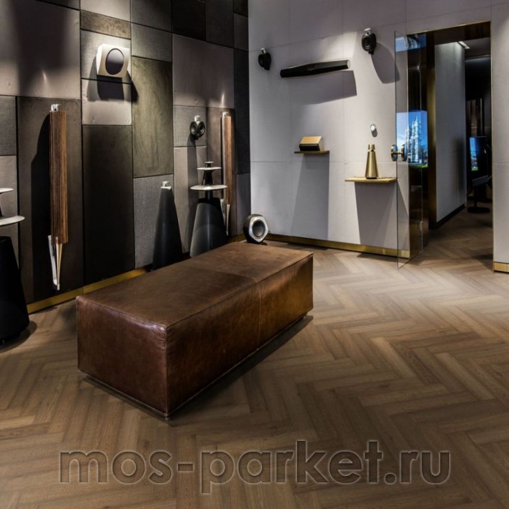 Английская елка Kahrs Herringbone Дуб CD Smoked Lively