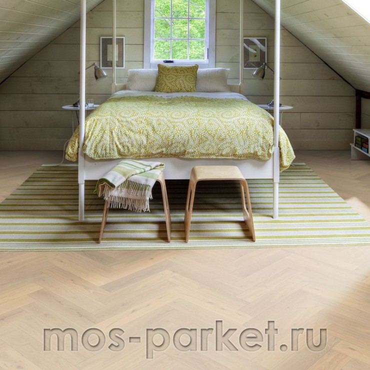 Английская елка Kahrs Herringbone Дуб CD White Lively